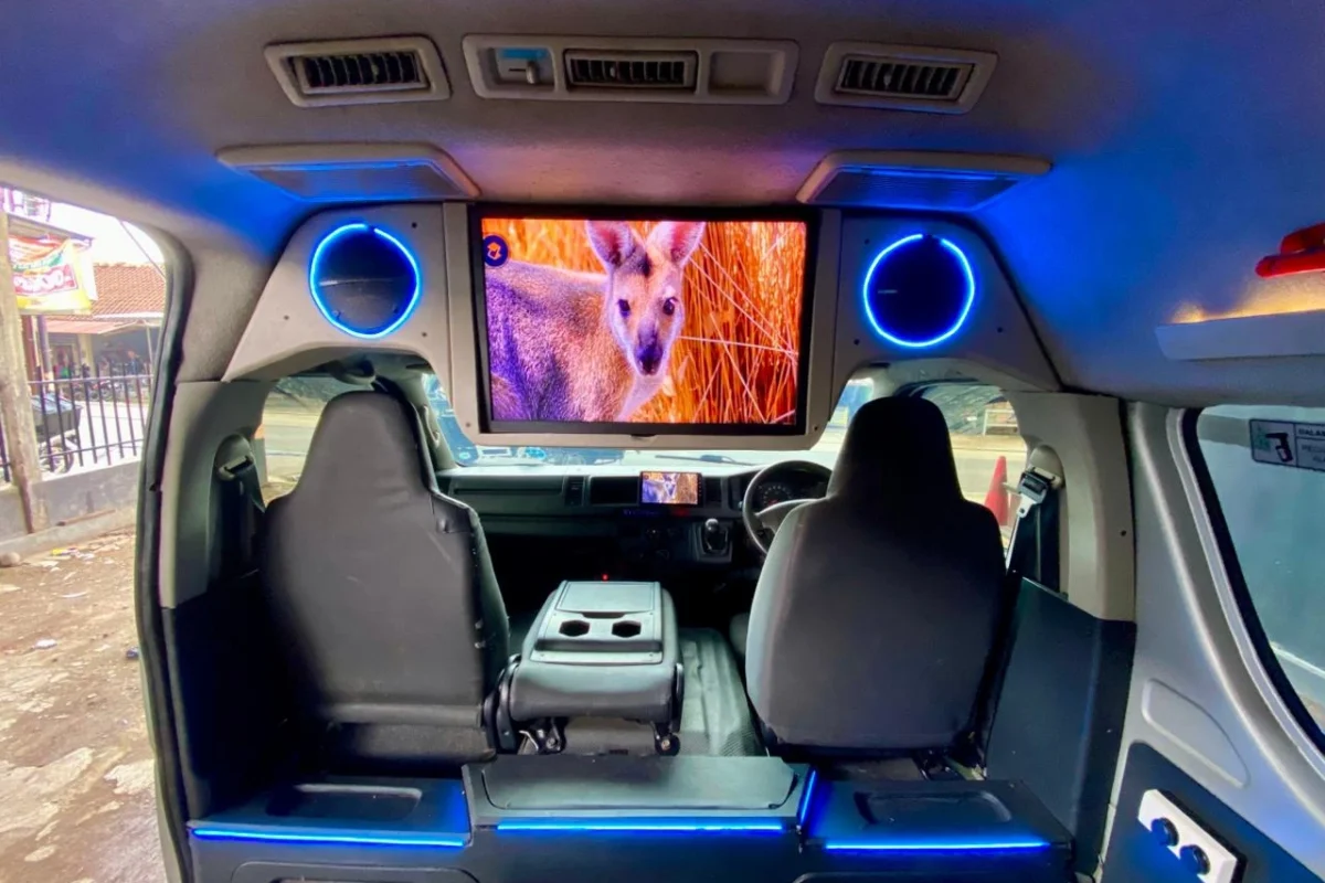 Hiace Premio - View 4